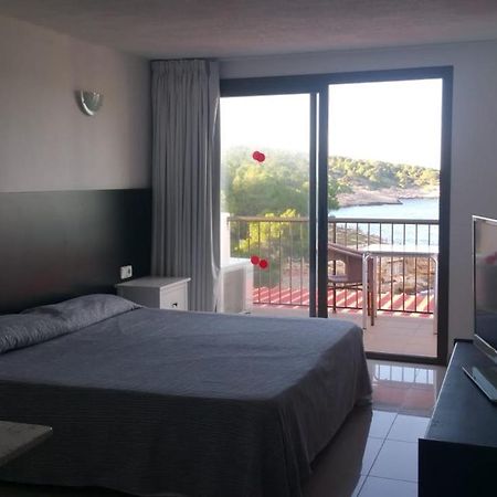 Es Grop Apartments Portinatx Dış mekan fotoğraf