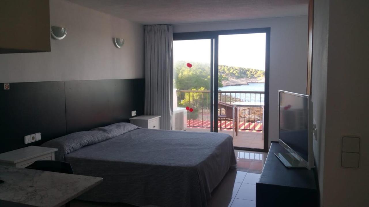 Es Grop Apartments Portinatx Dış mekan fotoğraf