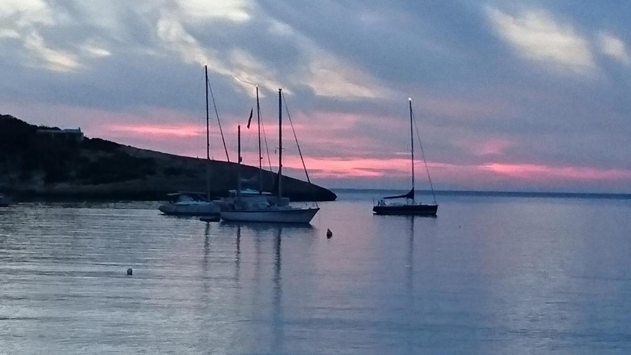 Es Grop Apartments Portinatx Dış mekan fotoğraf